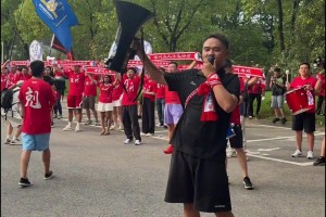 網(wǎng)友調(diào)侃：蘇超球隊(duì)球迷間的拉口號(hào)簡(jiǎn)直和中超天壤之別??