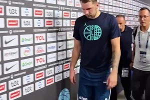 燃盡了！東契奇空砍39+10+7 賽后垂頭喪氣離開球場??