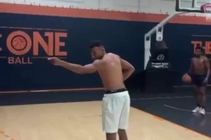 神龜附體??！姆巴佩打籃球1v1，三分神射法蘭西最鋒利的劍