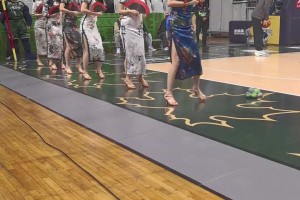 上有天堂下有蘇杭！江蘇同曦男籃美女啦啦隊(duì)穿旗袍多亮眼？