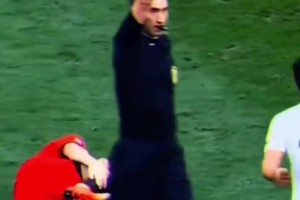 泰山最大克星??！麥麥提江執(zhí)法泰山3勝2平6負并有3張直紅