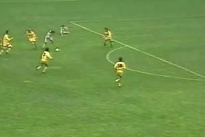 人仰馬翻！巴喬連過數(shù)人戲耍拉齊奧整條防線破門！