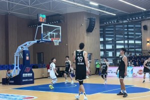 頂級中鋒對決！徐杰單挑徐昕 騎馬射箭打板得分