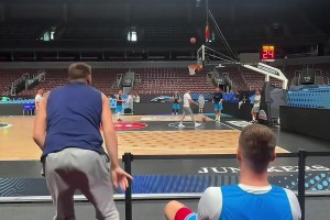 東契奇超遠坐投??這核心力量強到可怕??