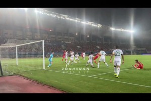 無(wú)奈??！現(xiàn)場(chǎng)實(shí)拍：鐘義浩亂戰(zhàn)破門(mén)瞬間，國(guó)安眾將呆若木雞