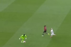 能力還是有！奧納納出擊中場(chǎng)長(zhǎng)傳成功找到隊(duì)友！