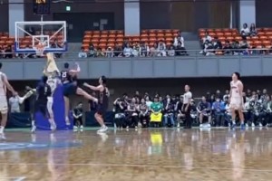 轉會后首次代表上海比賽！張鎮(zhèn)麟這隔扣，差點就砸進去了??！