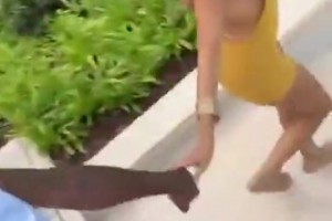 杰倫-格林此前自拍視頻，大方展示穿著性感的40歲老baby~