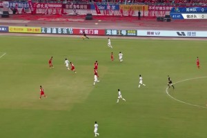 宿遷隊(duì)先拔頭籌！中路接隊(duì)友傳球，頭球破門