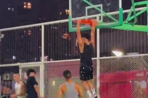 神算！陜西聯(lián)合臨時(shí)決定發(fā)完角球后再換糜昊倫，后者隨后圓月彎刀