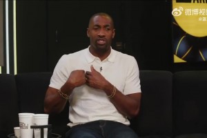 阿里納斯：詹姆斯需要像韋德、濃眉、歐文這樣的球員為他終結(jié)比賽