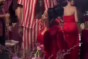 在街頭打架了！杰倫-格林這40歲的女友，長(zhǎng)得真的好有韻味啊