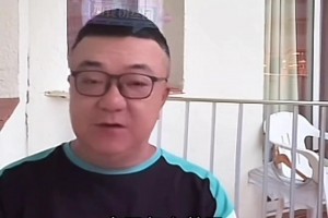 董路：劉凱源已經(jīng)進(jìn)U16A隊18大名單了， 下輪首戰(zhàn)踢萊萬特