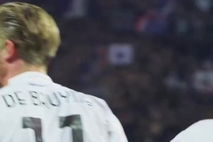 利物浦傳奇里瑟這重炮比卡洛斯還猛啊，一腳干穿了十幾塊板！