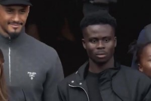 網(wǎng)友調(diào)侃：薩利巴還在傻樂(lè)，只有薩卡意識(shí)到了問(wèn)題的嚴(yán)重性！??