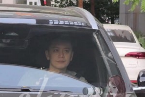 太低調(diào)了！CBA總冠軍教頭楊鳴開著14w的星越被群眾拍到