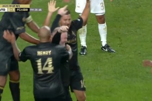 肚子大了腳法依然牛逼！大胖子魯尼韓國慈善賽世界波破門