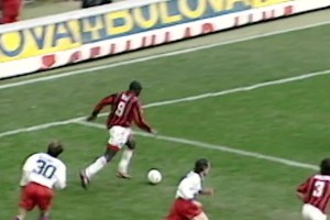 AC米蘭經(jīng)典瞬間！維阿的球技嫻熟，布洛姆奎斯特的射門漂亮