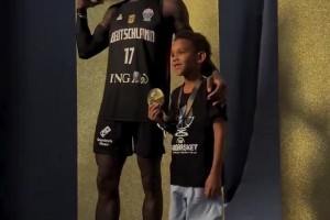 世界杯+歐錦賽雙冠！施羅德是否超越司機(jī)成為德國(guó)男籃第一人??