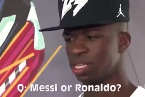 卡里烏斯老婆這眼神里飽滿深情，怎么看起來還像個嬌羞小女孩??