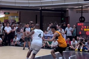 文班輕松隔扣高中生！2米2+的人還有這么強的爆發(fā)力又不失靈活性