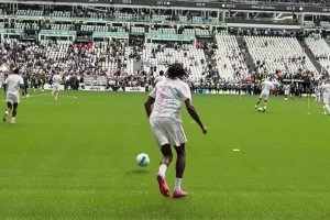 中國博主讓小小圖拉姆給他傳一個，小小圖拉姆竟然真的聽懂了??