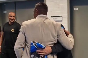 解說要變異了！名場(chǎng)面：內(nèi)馬爾連過數(shù)人，姆巴佩錯(cuò)失良機(jī)！