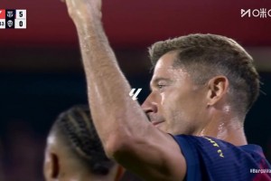 萊萬接球爆射死角破門！奧爾莫直塞送助攻！巴薩5-0領(lǐng)先瓦倫！