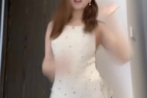 遼寧啦啦隊蛋卷姐姐直播時涉嫌違規(guī)被警告，生氣的樣子好可愛??