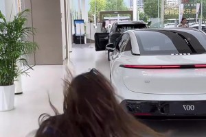 ??又來(lái)看主播打籃球了~