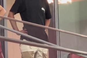 上半場0-3落后！在包廂內(nèi)的武磊相當(dāng)無語