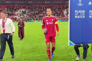 5場(chǎng)4絕殺！利物浦3-2馬競(jìng)，范迪克補(bǔ)時(shí)絕殺+8次解圍當(dāng)選全場(chǎng)最佳