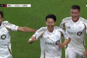 純純降維打擊！孫興慜遠(yuǎn)射世界波，16分鐘就已雙響破門