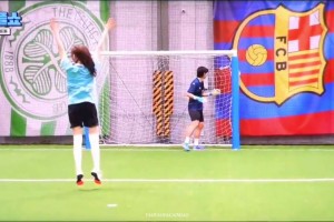 唱跳足球！韓國女星文夏奈爾這腳法有點東西啊??