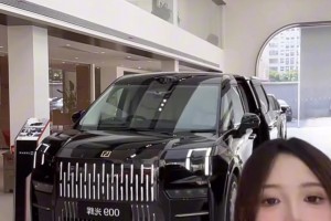 不是，現(xiàn)在賣車的都這么卷嗎？沒點(diǎn)籃球水平不行