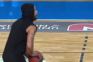 NBA落選秀邁克-詹姆斯半場(chǎng)投籃連續(xù)命中，這力量也太猛了吧！