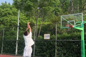 楊毅：小卡健康時也沒多厲害 大多數(shù)還是不健康 作為爭冠核心讓人失望