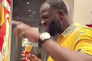 格林也是好起來了，吃上蜜雪冰城了~