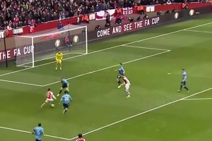 最粗的大腿！巔峰桑切斯有多強(qiáng)？一己之力帶隊(duì)前進(jìn)的前鋒！