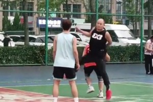 姚明與王治郅心中最難以忘懷的比賽！后續(xù)采訪都超級遺憾！