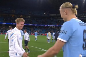 曼城球迷看到這一幕怎能不淚流滿面！哈蘭德賽后叫住德布勞內(nèi)敘舊