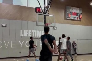 38歲阿什利揚拼命回防，化解利物浦4打2反擊??