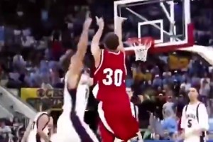 就此開啟巨星之路！回顧17年前?庫里瘋?cè)褶Z40分助隊(duì)取勝