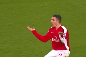 這球算不算？范佩西直接“搶斷”門(mén)將破門(mén)！