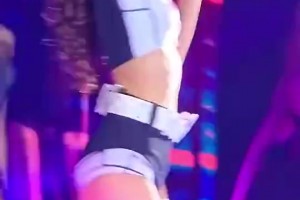 此前被孫興慜無(wú)視的Lisa唱跳還是有點(diǎn)實(shí)力??這是真的會(huì)扭~