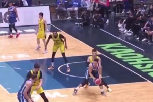 打過NBA的林書豪有多壯？臺籃大前鋒背打完全頂不動啊??