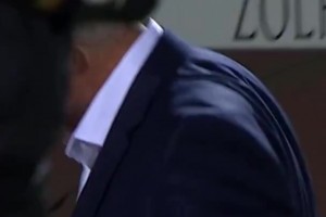 玩嗨了！穆里尼奧回歸本菲卡首秀，場邊上演撲球動作