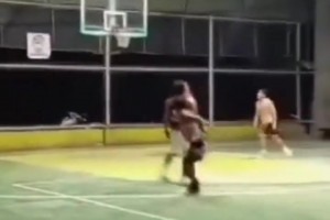 籃球火沒(méi)騙我，亢龍不悔旋風(fēng)式投籃是真實(shí)存在的??????