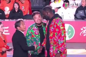 哈哈哈，笑死！宋小寶現(xiàn)場教學(xué)追夢：瞅你那損色??