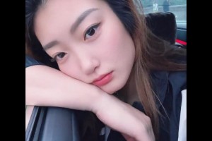 李夢(mèng)懟臉自拍，這顏值真是越來(lái)越高了！??